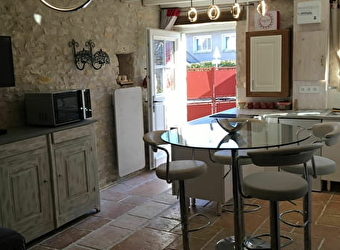 Gîte les Glycines - VARENNES-VAUZELLES